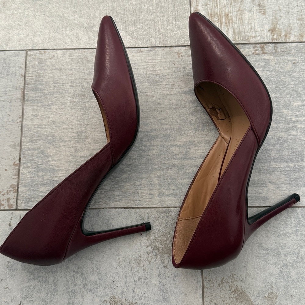 Banana Republic Burgundy Heels - Picture 5 of 8